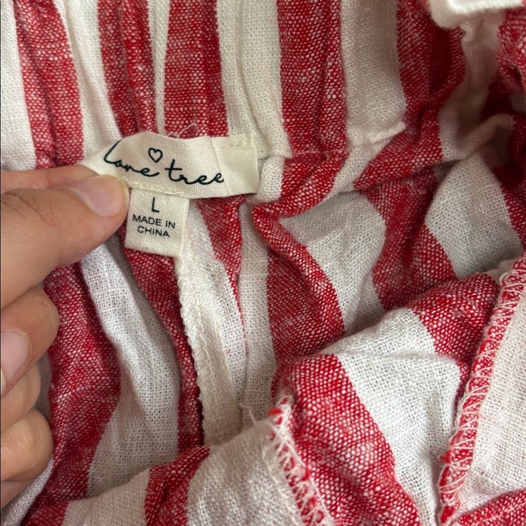 Striped Red and White Shorts Size L - Picture 5 of 6